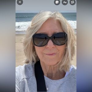 Meet your Posher, Lorrie